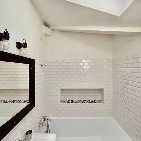 Superbe Duplex Climatise Place St Etienne, Parking Apartamento